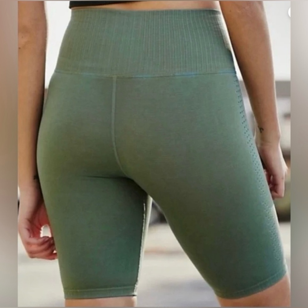 FP Movement x The Class Good Karma Bike Short M/L Army Green  NWOT - Picture 2 of 7